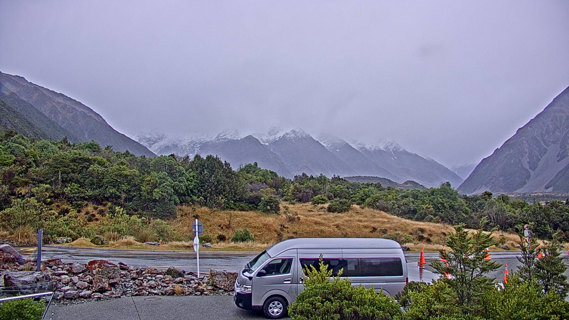 Hooker Valley View Webcam: Current Hermitage webcam image looking toward the Hooker Valley in Aoraki / Mount Cook National Park.