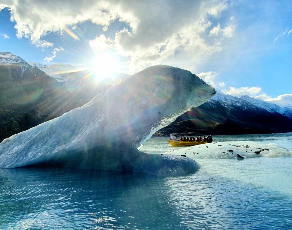 tasman glacier lake cruise